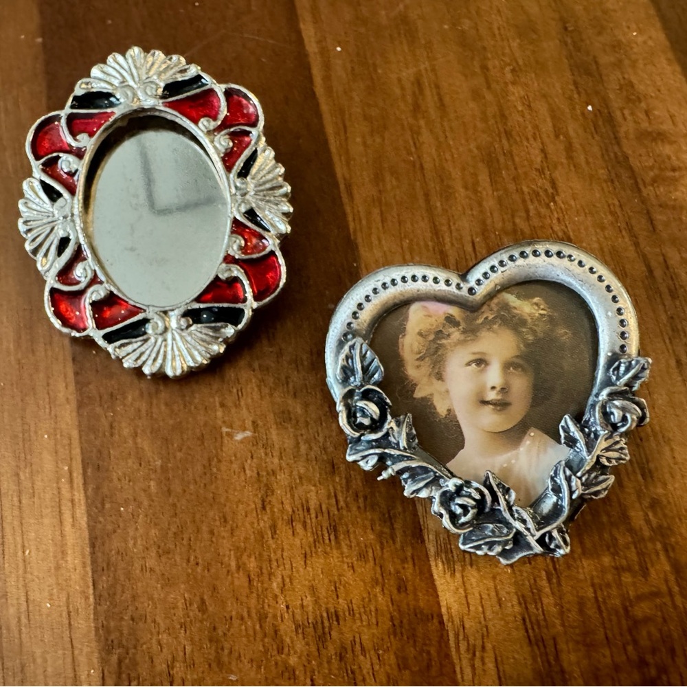 Vintage Picture Frame Brooches - Picture 3 of 5